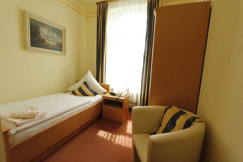 Gasthaus Pension Moselgruss Диблих Екстериор снимка